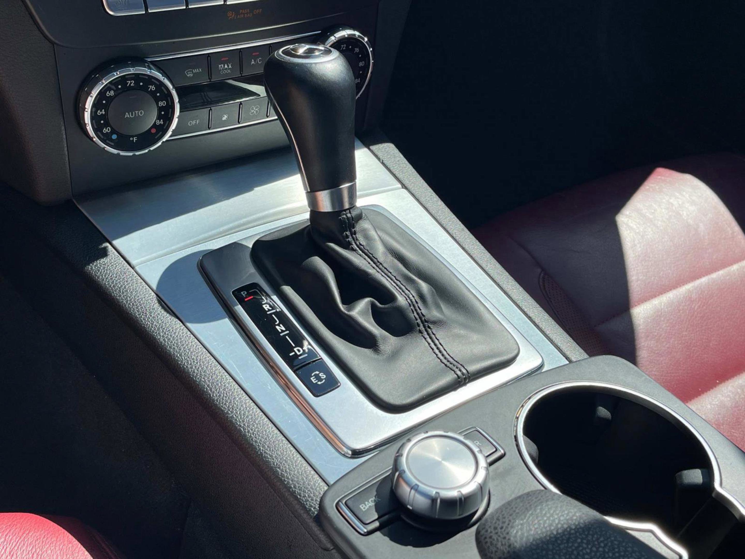 2014 Mercedes Benz C 250 photo 26