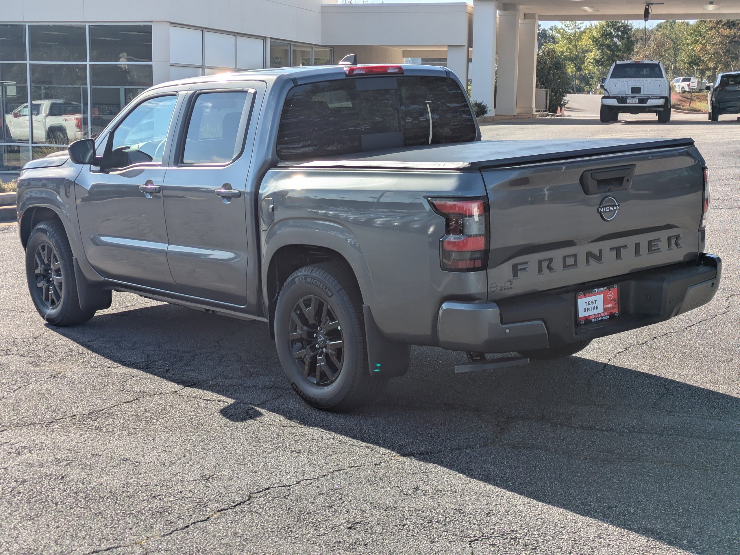 2026 Nissan Frontier Crew Cab SV photo 3