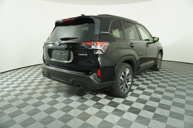 2025 Subaru Forester Touring photo 4