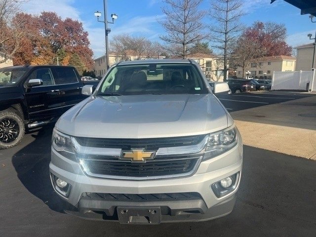 2019 Chevrolet Colorado LT photo 2