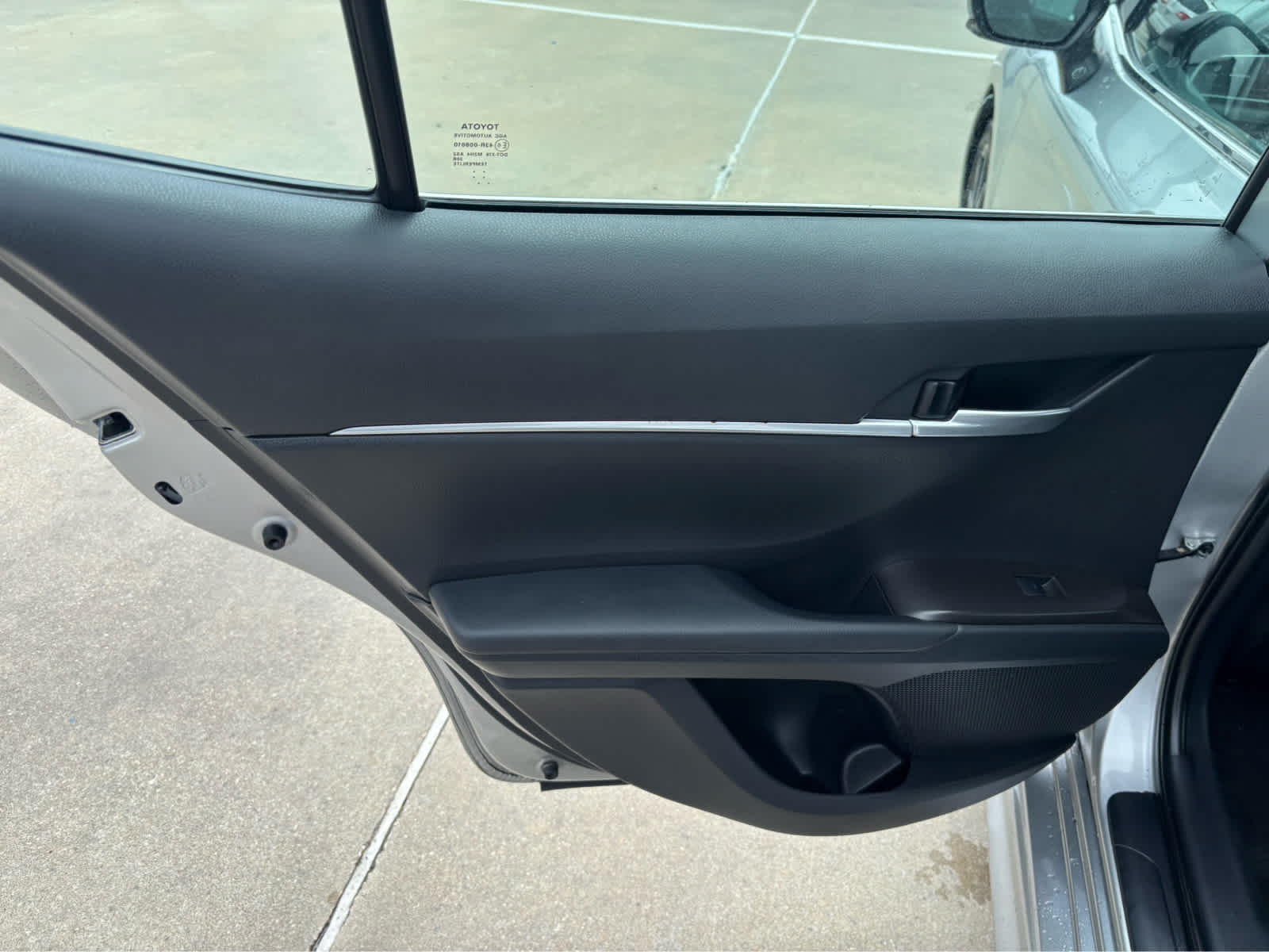 2023 Toyota Camry SE photo 8
