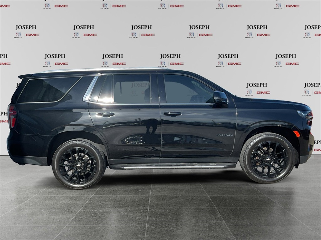 2022 Chevrolet Tahoe LT photo 2