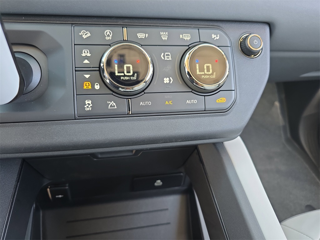 2025 Land Rover Defender 110 V8 photo 20