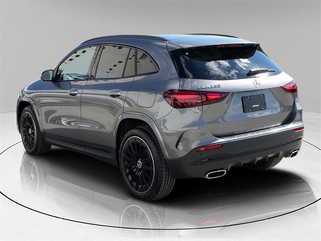 2025 Mercedes Benz GLA 250 photo 3