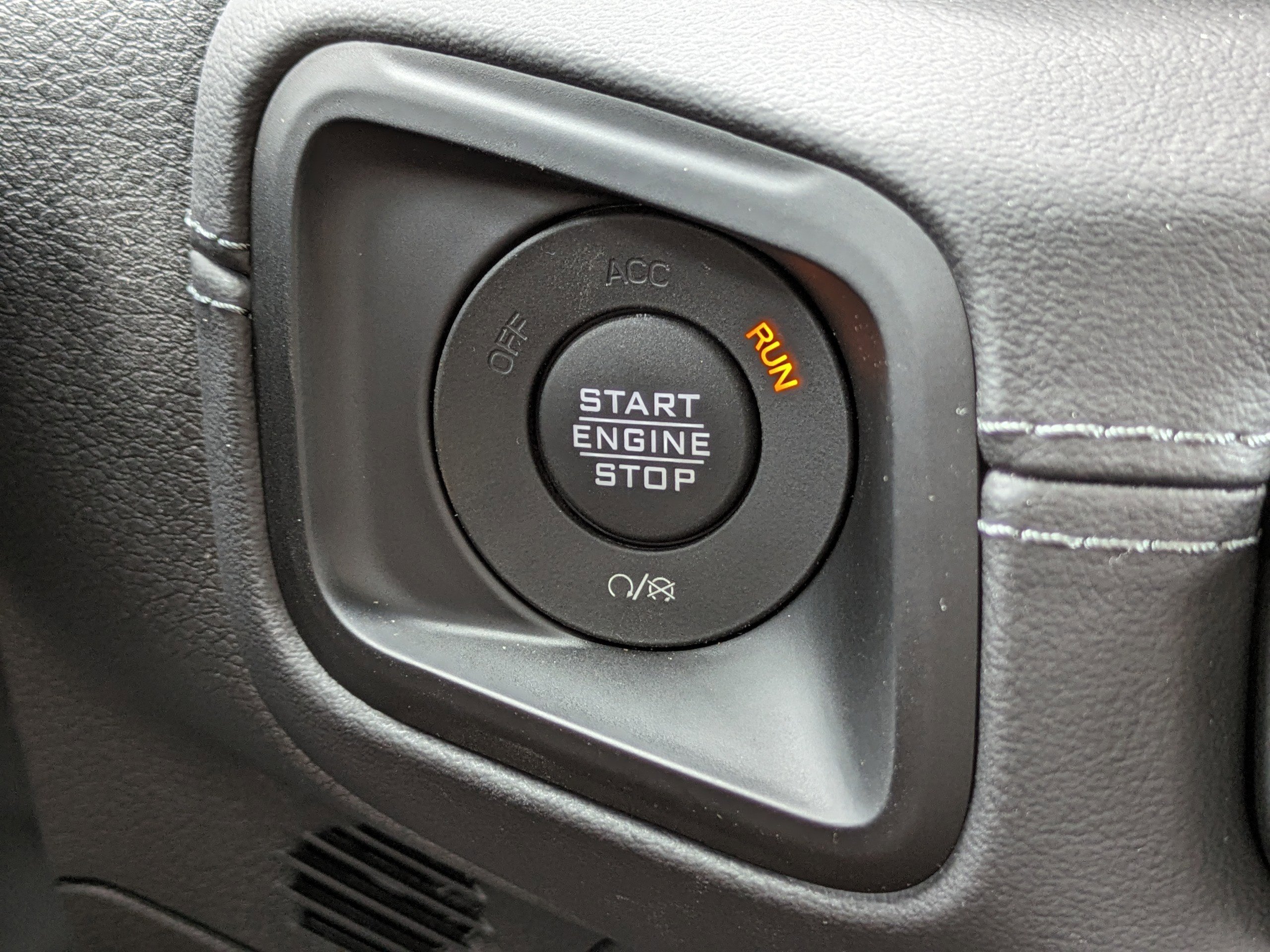 2025 Jeep Gladiator Sport photo 28