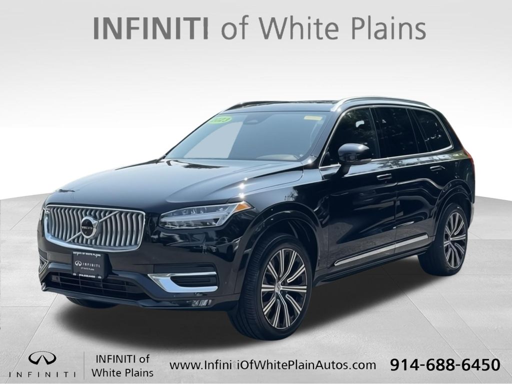 2023 Volvo XC90 Plus's photo