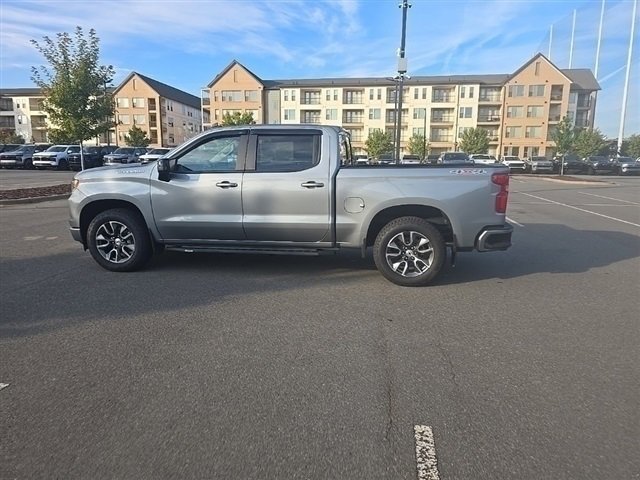 2025 Chevrolet Silverado 1500 RST photo 9
