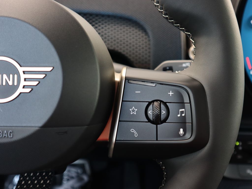 2025 Mini Countryman photo 11