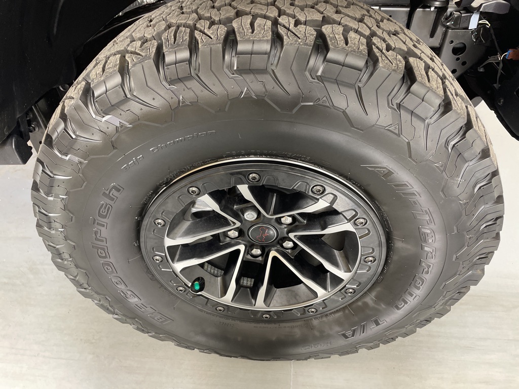 2025 Jeep Wrangler Rubicon X photo 9