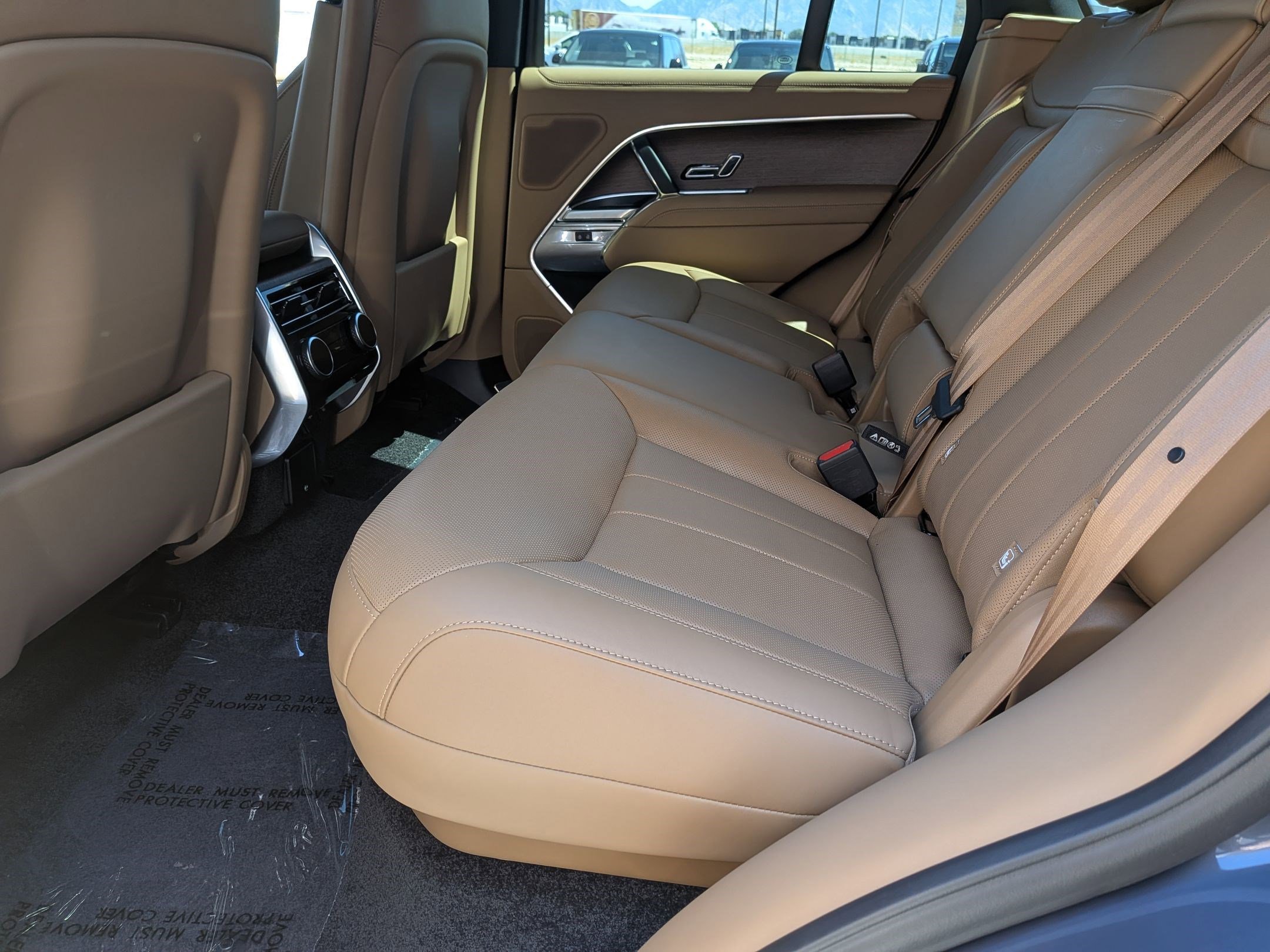 2025 Land Rover Range Rover SE photo 25