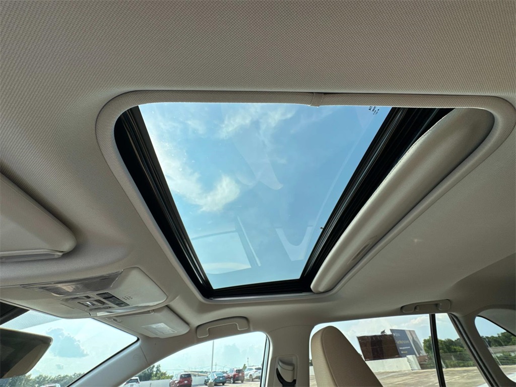 2022 Toyota RAV4 Hybrid XLE photo 27