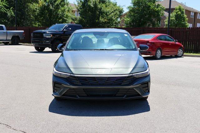 New 2025 Gray Hyundai SEL Sport image 2