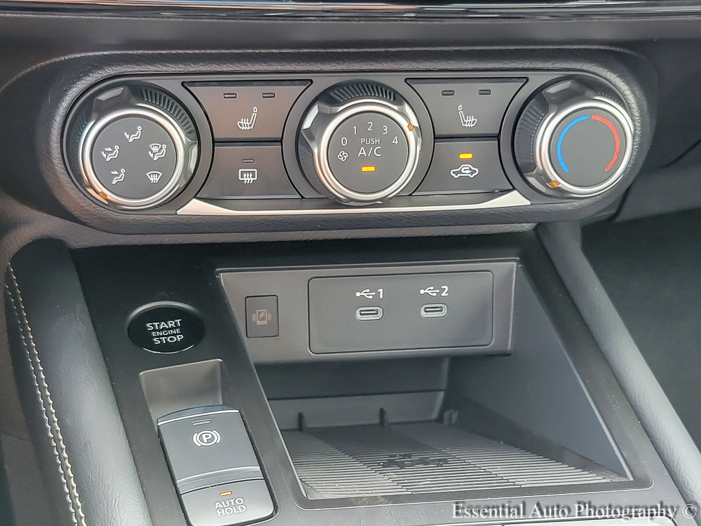 2025 Nissan Kicks SV photo 15