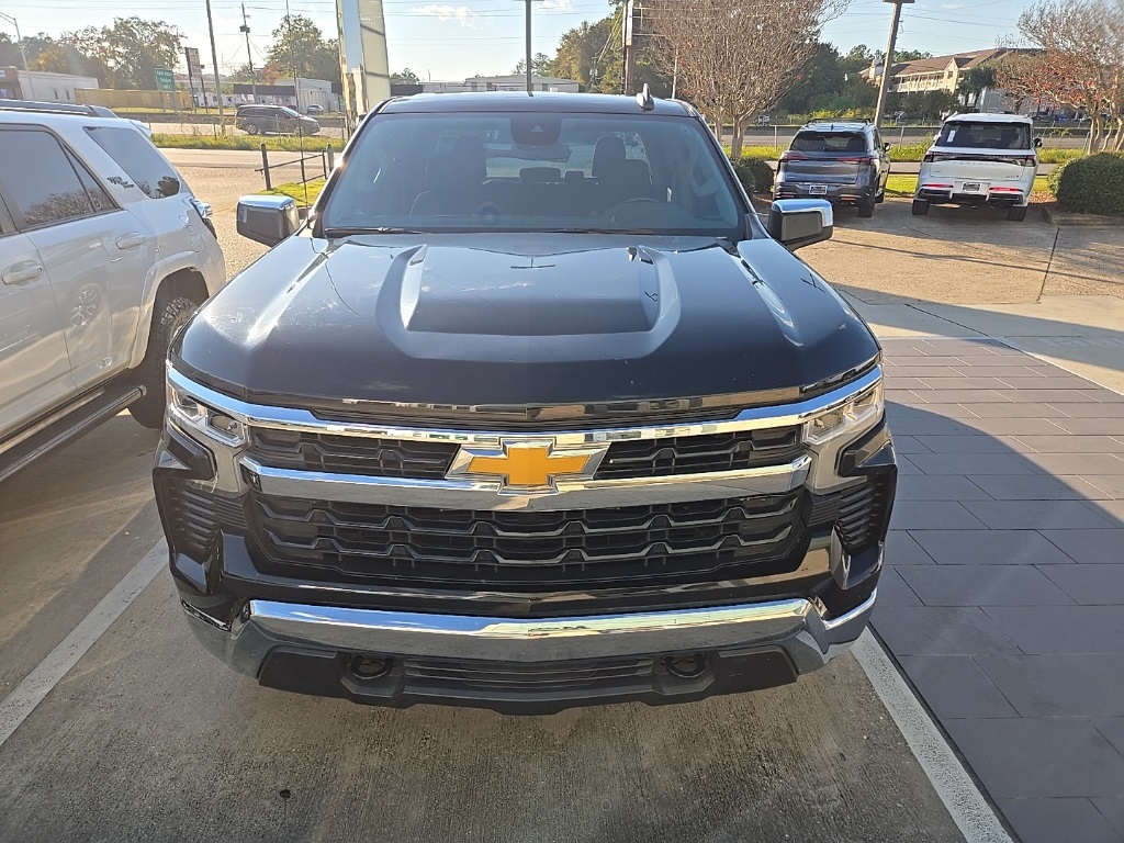 2023 Chevrolet Silverado 1500 LT photo 2