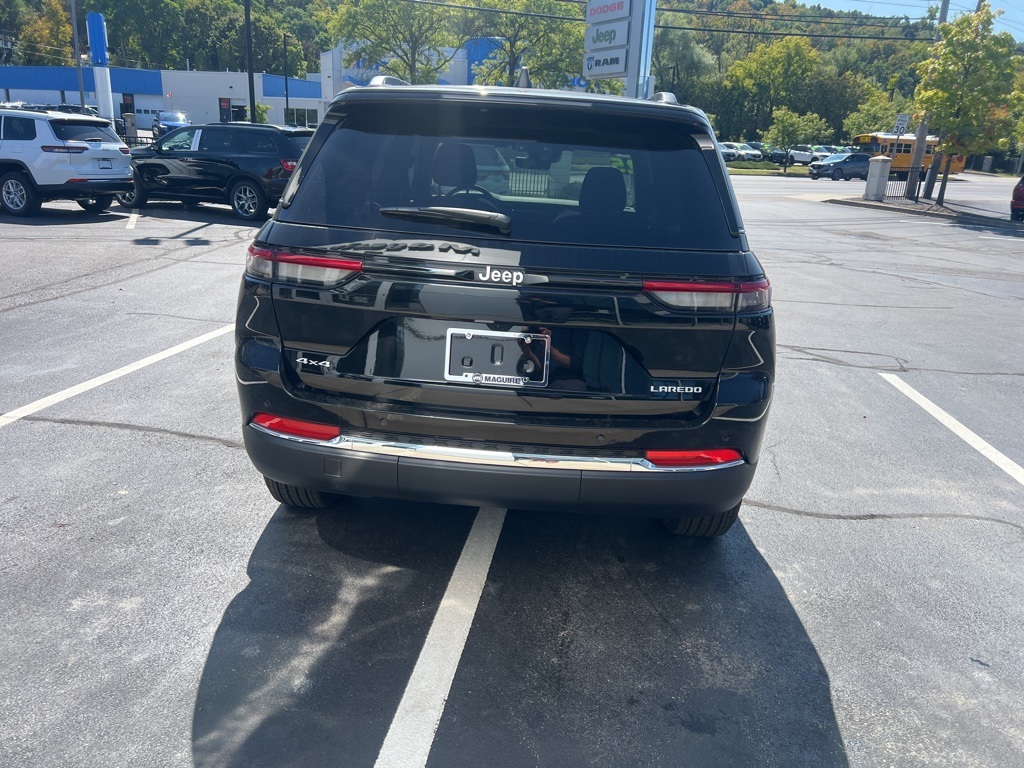 2025 Jeep Grand Cherokee Laredo X photo 4