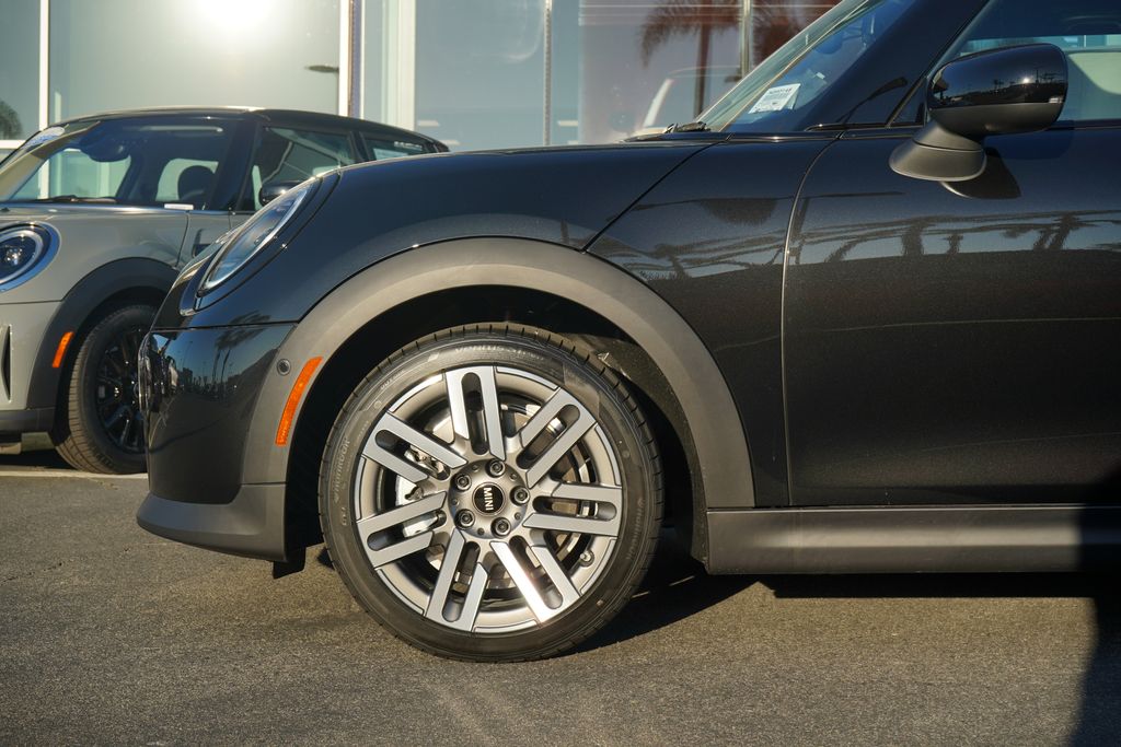 2026 Mini Cooper 2 Door Hardtop Signature photo 2