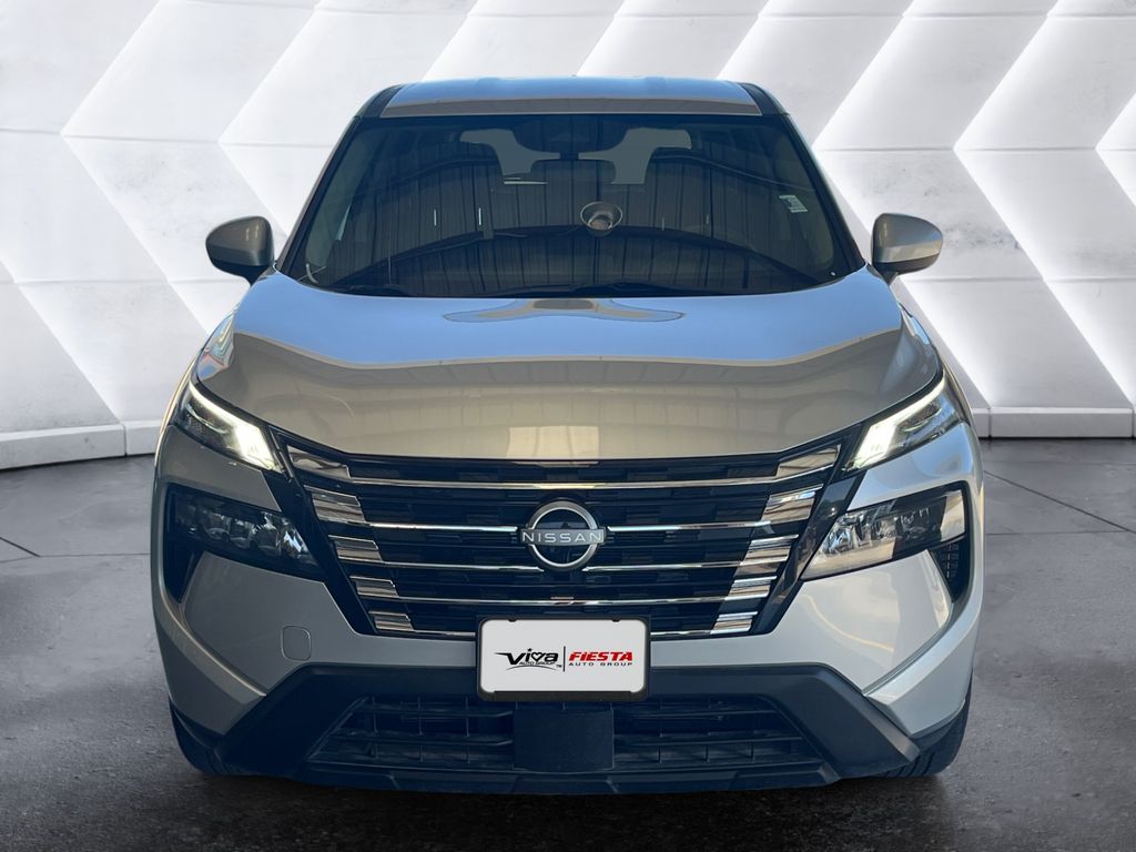2024 Nissan Rogue SV photo 3