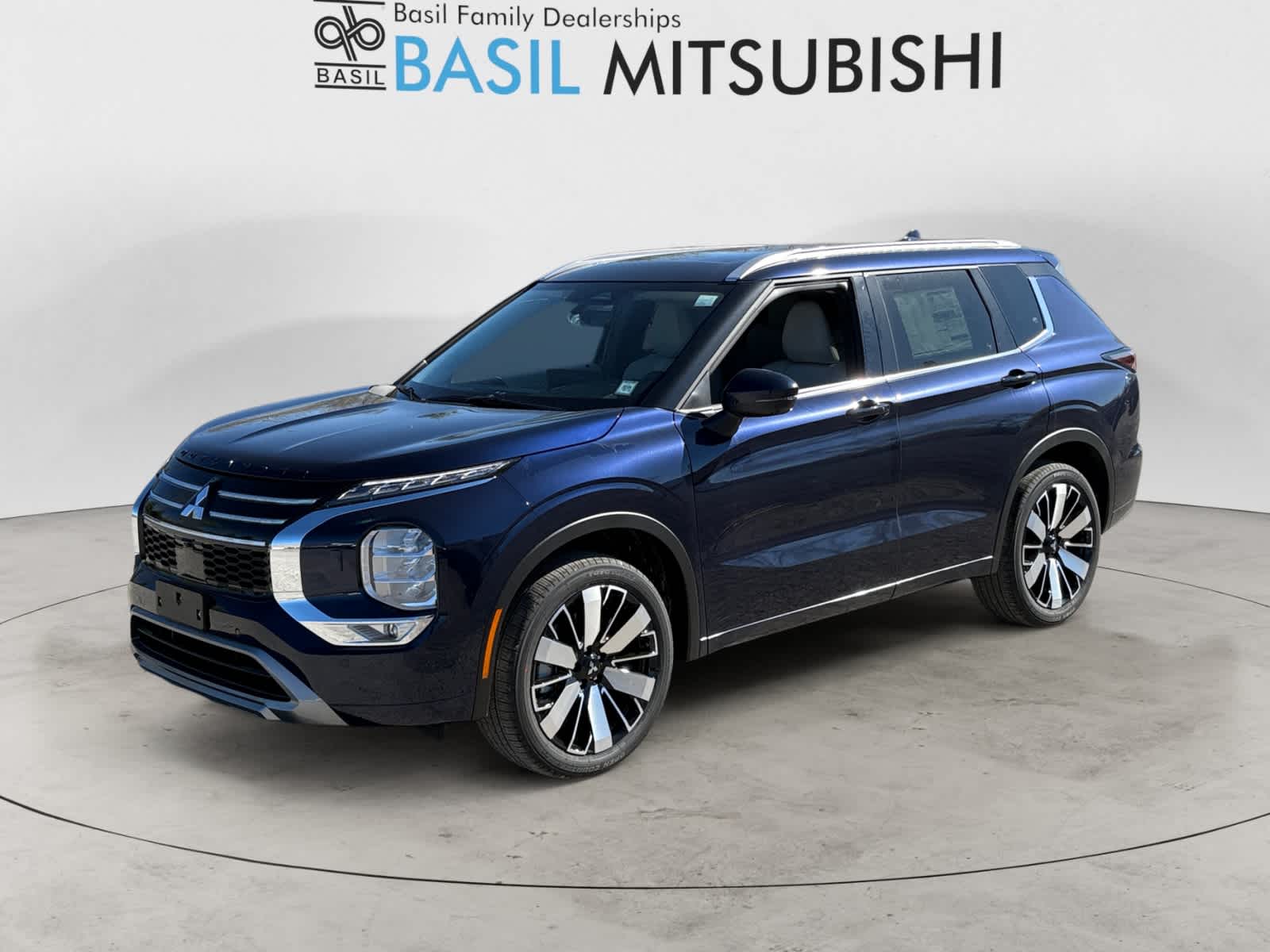 2025 Mitsubishi Outlander SEL's photo