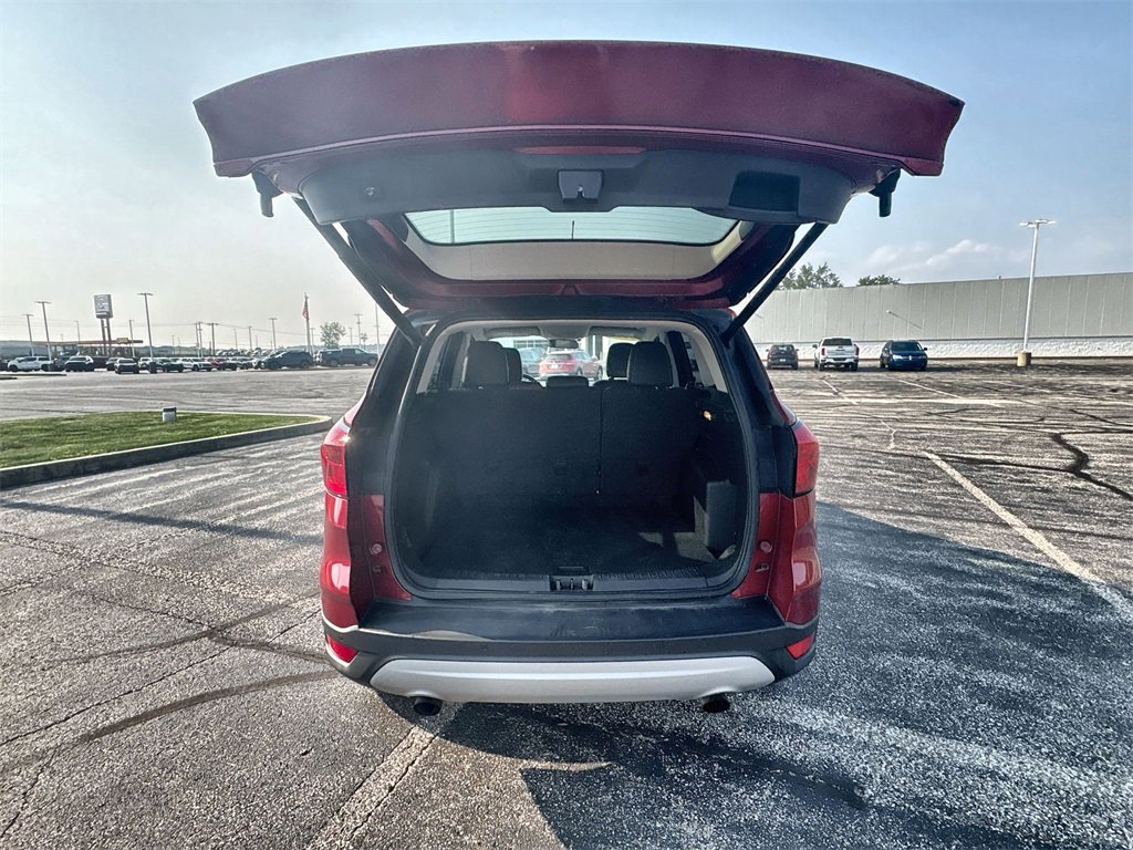 2019 Ford Escape SEL photo 18