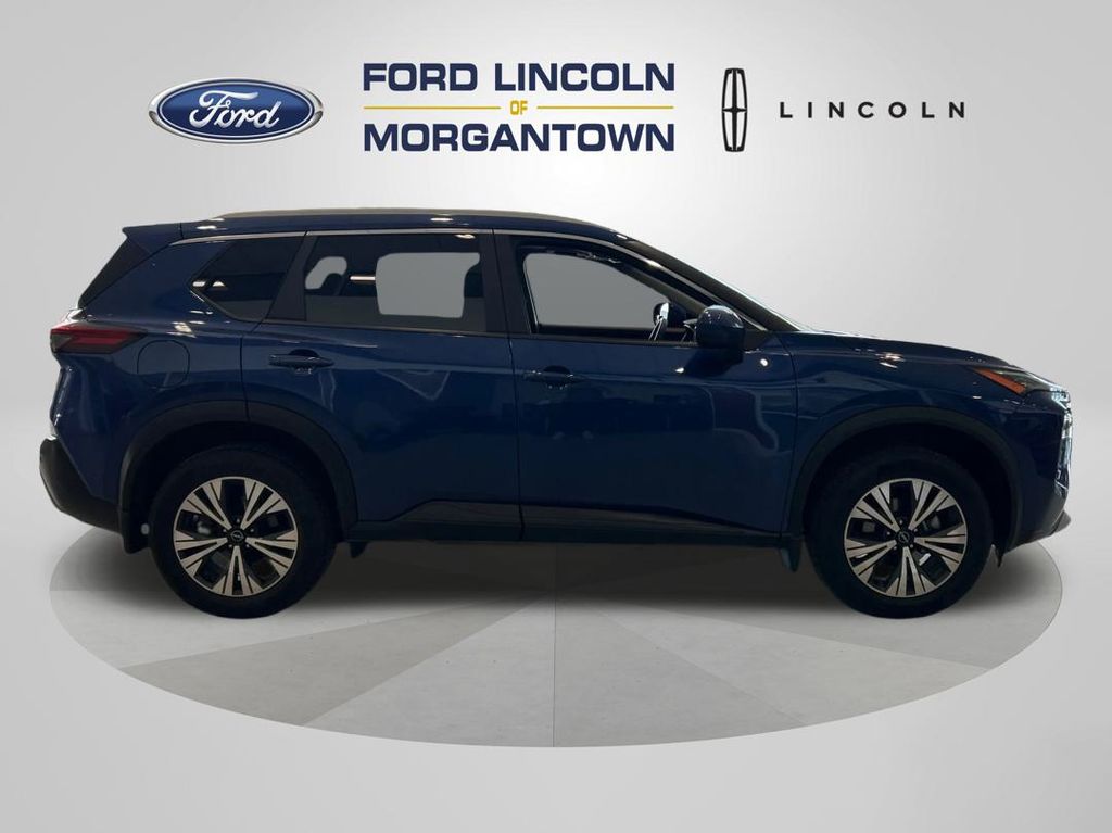 2023 Nissan Rogue SV photo 4