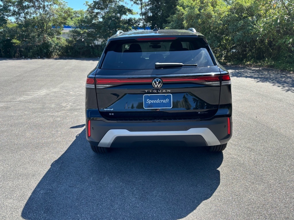 2025 Volkswagen Tiguan SE photo 2
