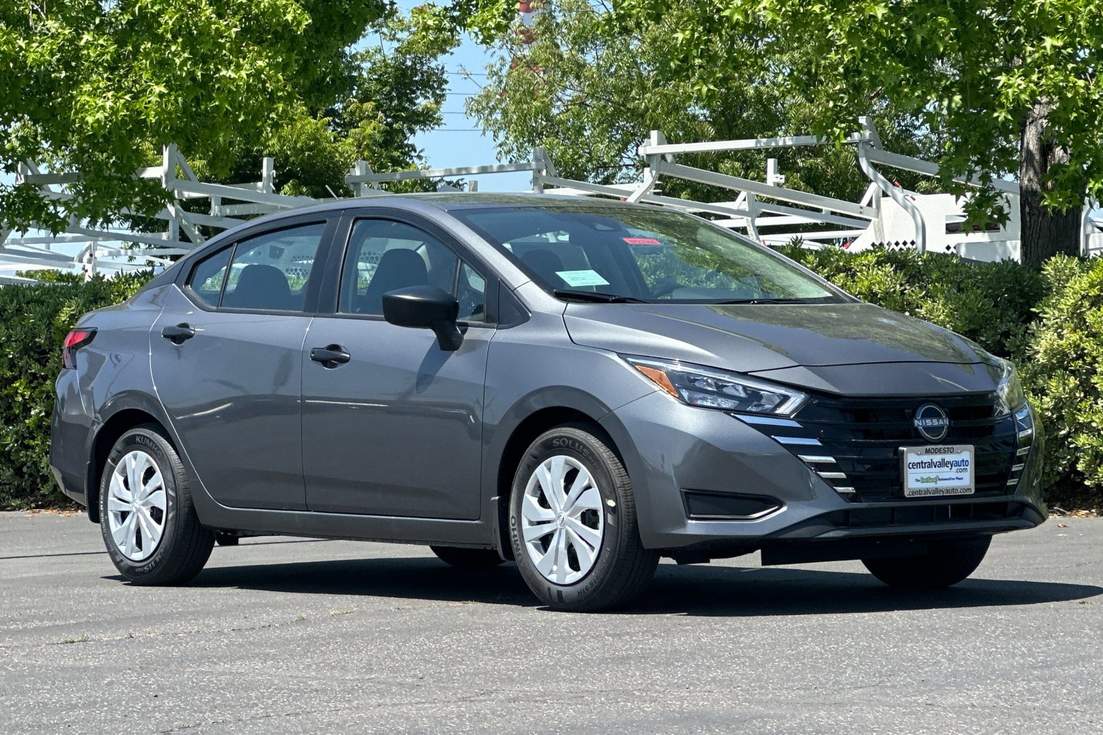 2025 Nissan Versa S photo 2