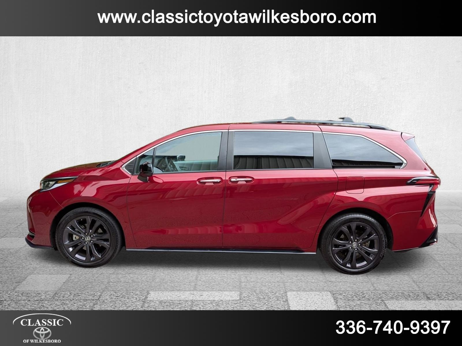 2022 Toyota Sienna XSE photo 8
