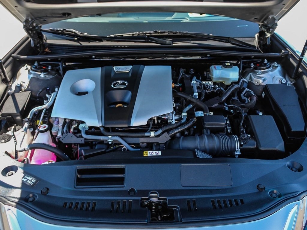 2021 Lexus ES 300h photo 23