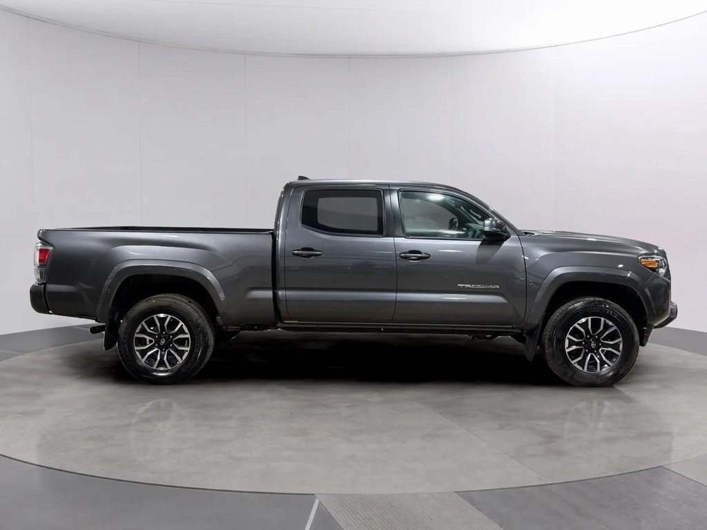 2021 Toyota Tacoma TRD Sport photo 3