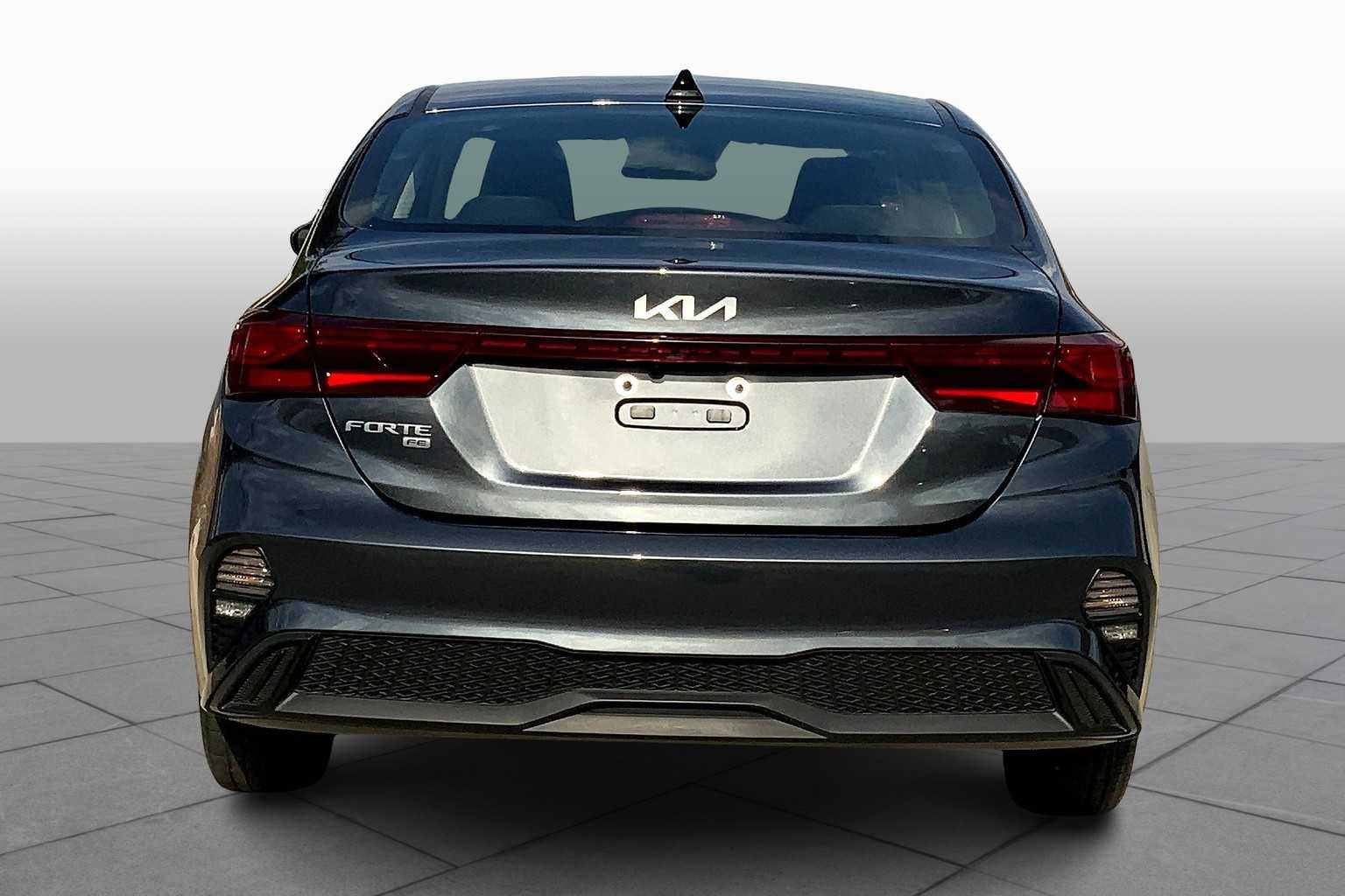 2024 Kia Forte LX photo 4