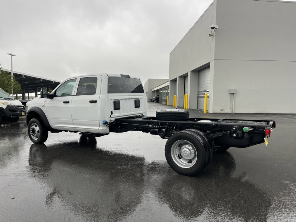 2025 Ram 5500 Tradesman photo 3