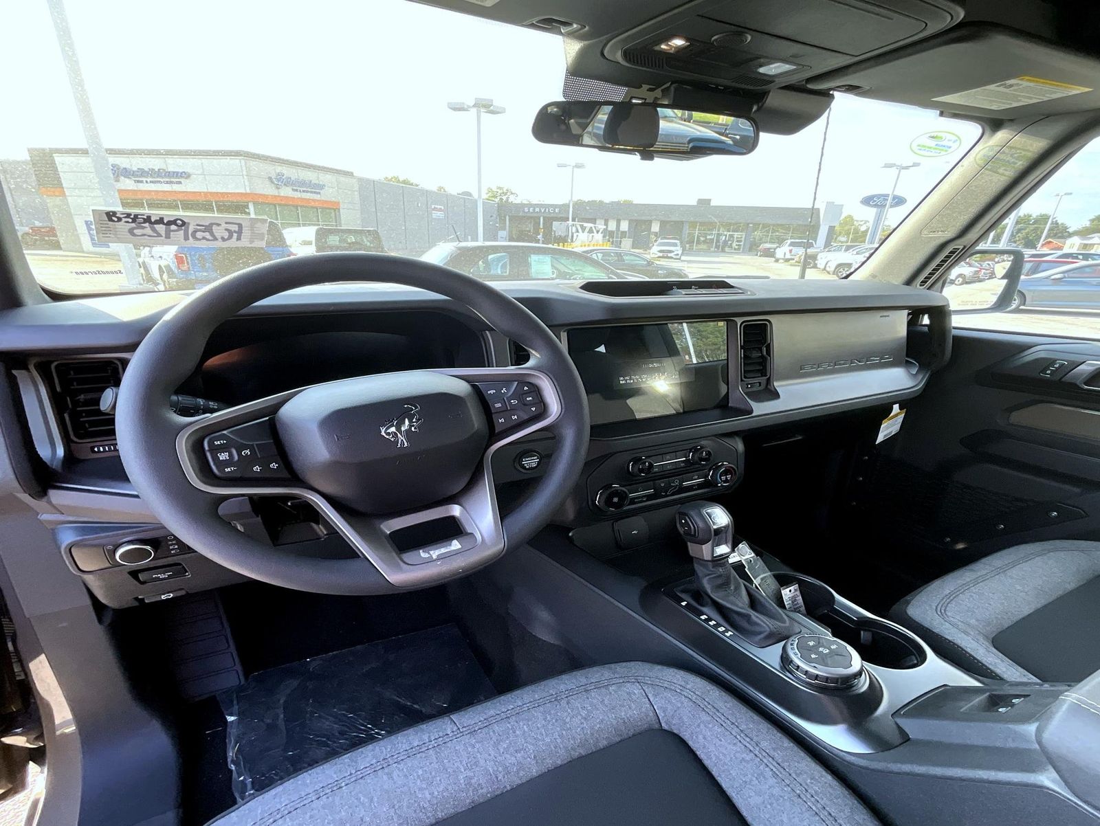 2025 Ford Bronco Base photo 12