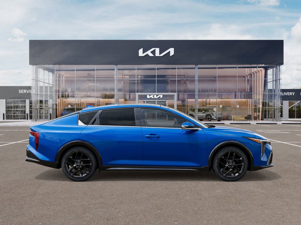 2025 Kia K4 GT-Line Turbo photo 2