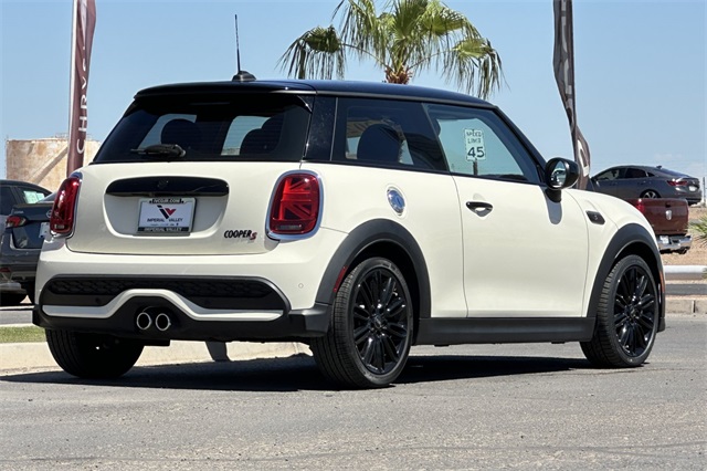 2022 Mini Cooper Hardtop S photo 3