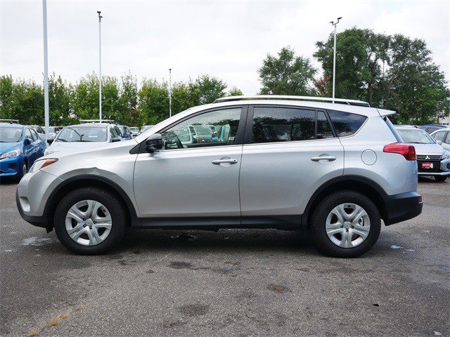 2014 Toyota RAV4 LE photo 3
