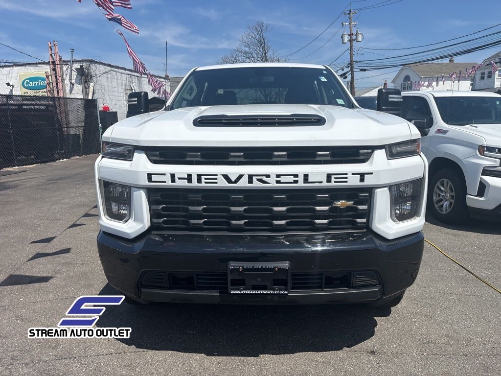 2022 Chevrolet Silverado 2500HD Custom photo 2