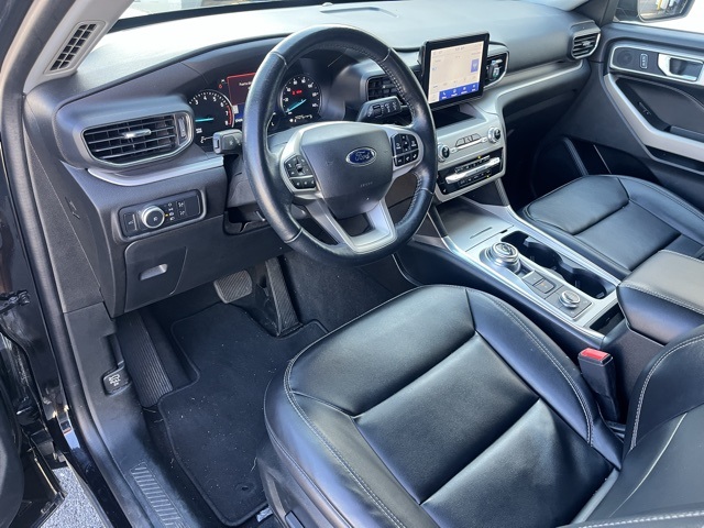 2022 Ford Explorer XLT photo 9