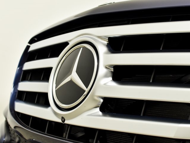 2026 Mercedes Benz GLS 450 4MATIC photo 4