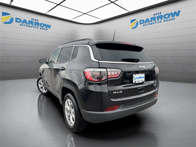 2025 Jeep Compass Latitude photo 2