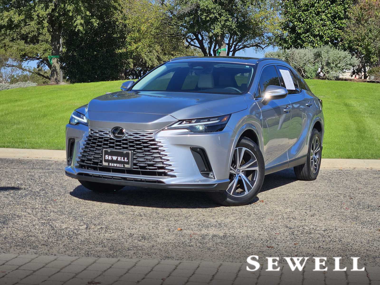 2023 Lexus RX 350's photo