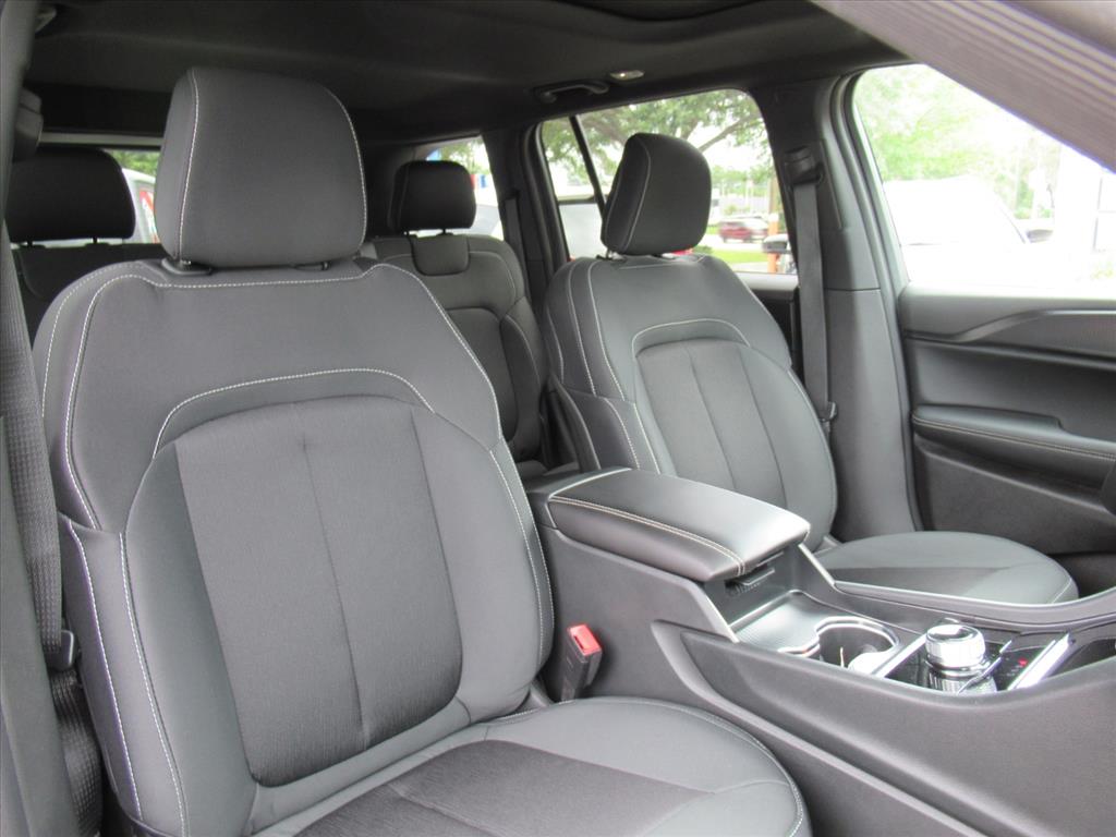 2025 Jeep Grand Cherokee Laredo X photo 7