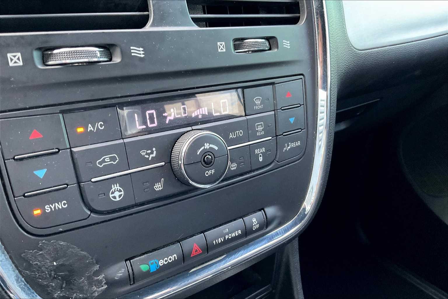 2019 Dodge Grand Caravan GT photo 28