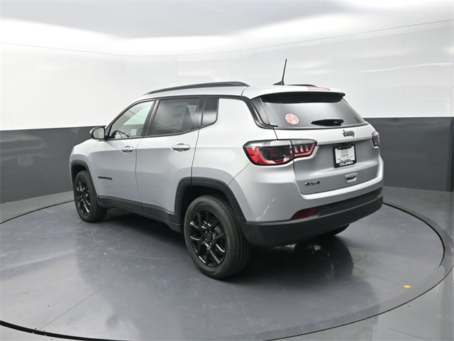 2026 Jeep Compass Latitude Altitude photo 4