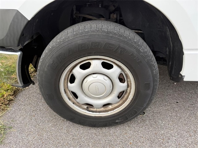 2013 Ford F-150 XL photo 2