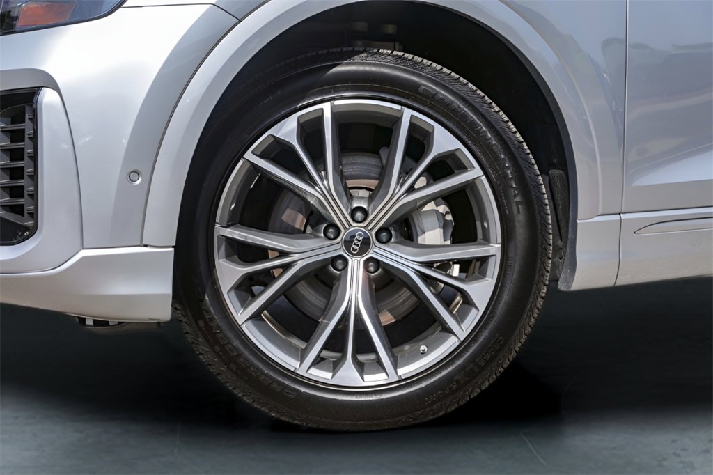 2024 Audi Q8 Prestige 55 photo 2