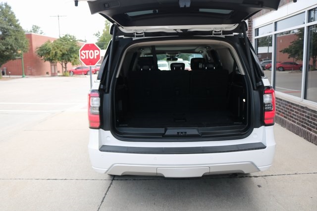 2020 Ford Expedition MAX Platinum photo 16