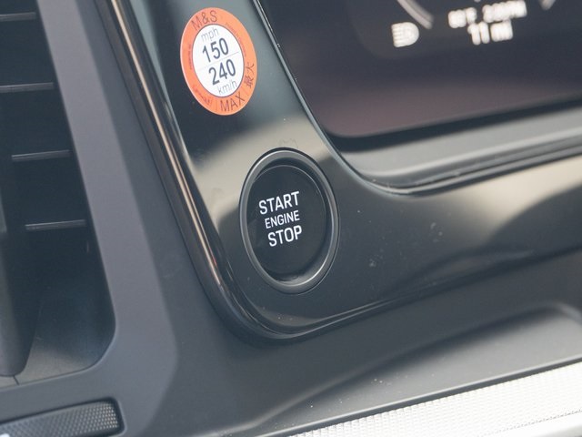 2026 Porsche Cayenne photo 26