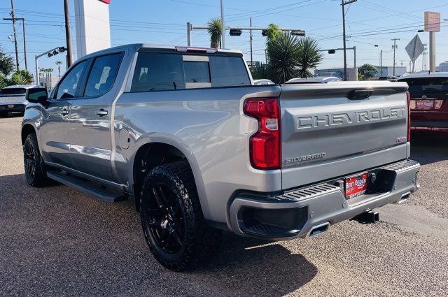 2023 Chevrolet Silverado 1500 RST photo 4