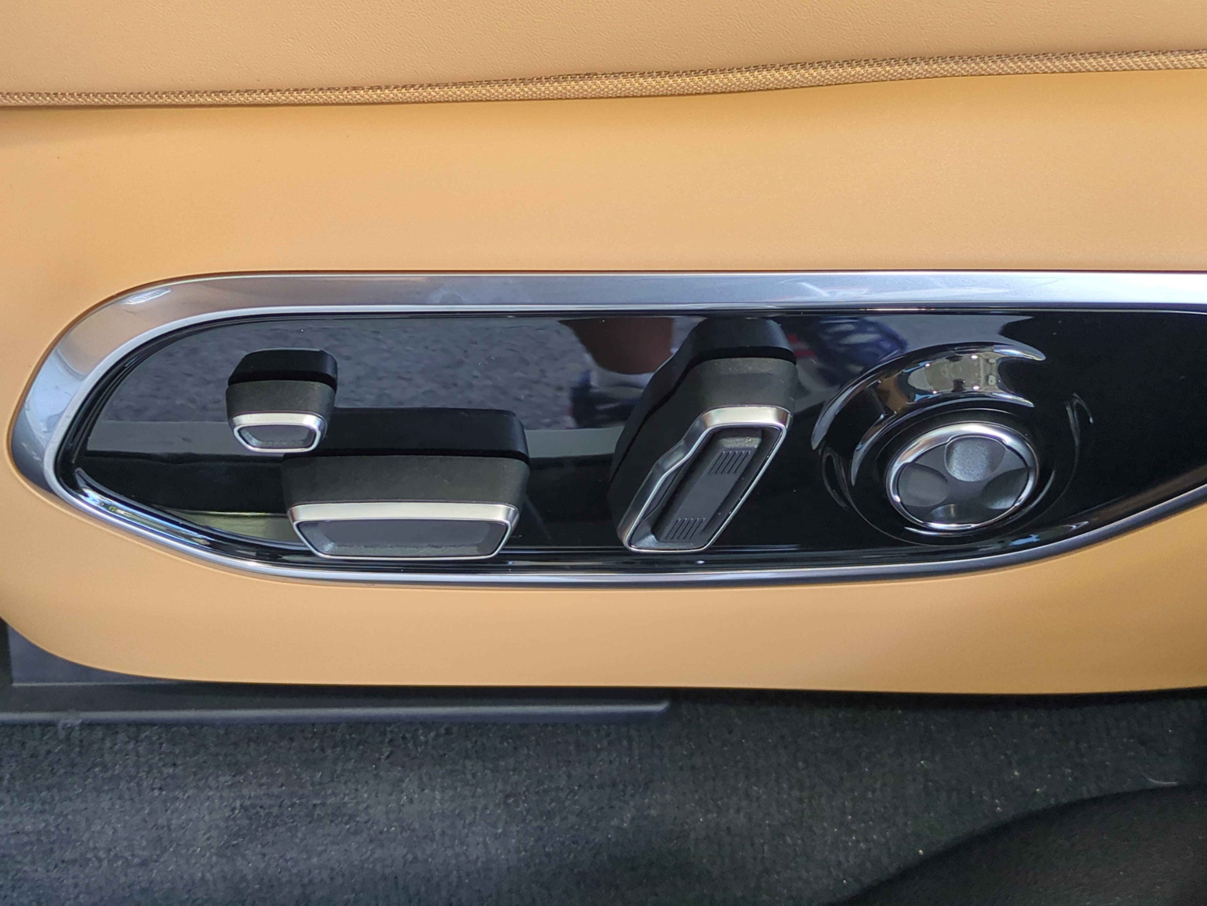 2025 Jeep Grand Cherokee Summit Reserve photo 3