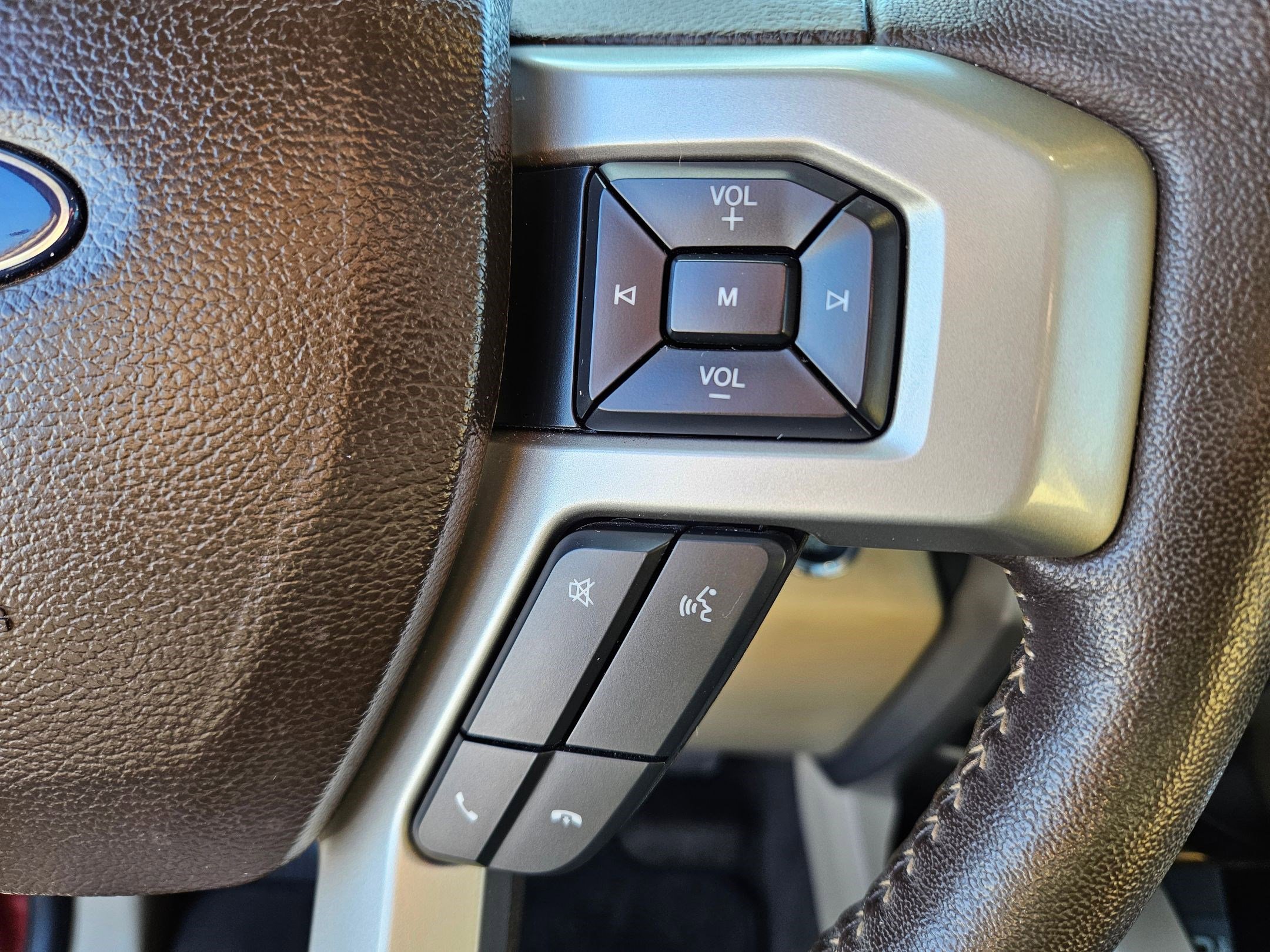2018 Ford F-150 Lariat photo 16